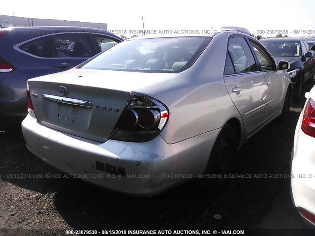 4T1BE32K25U432076 - 2005 TOYOTA CAMRY LE/XLE/SE SILVER photo 4