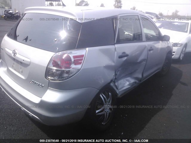 2T1KR32E45C354738 - 2005 TOYOTA COROLLA MATRIX XR SILVER photo 4