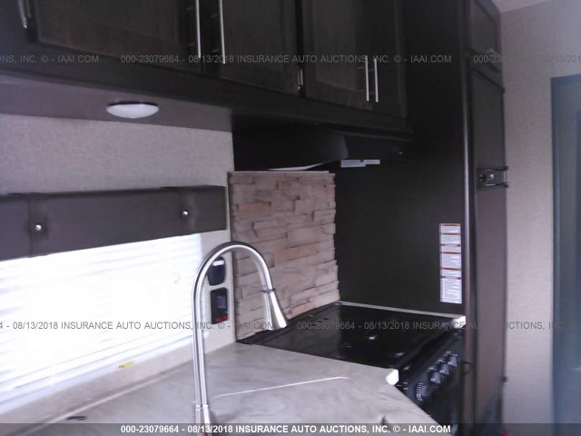 4X4TCTA25HY208792 - 2017 FOREST RIVER CHEROKEE TOY HAULER  Unknown photo 6