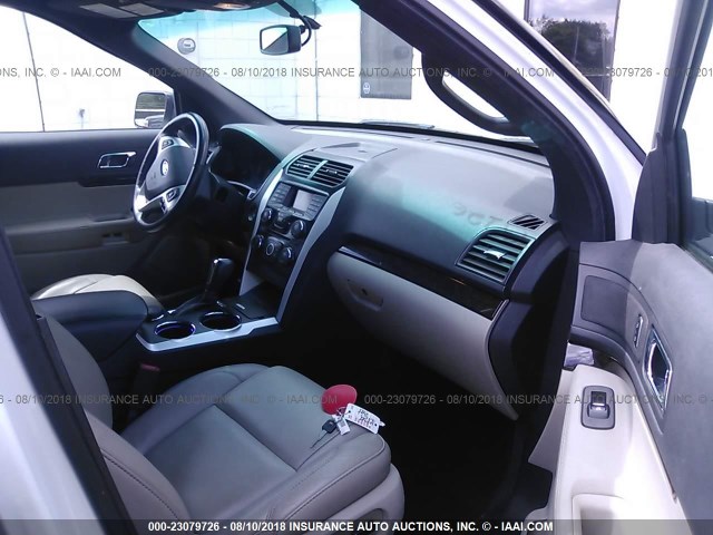 1FM5K8AR9DGA31560 - 2013 FORD EXPLORER POLICE INTERCEPTOR WHITE photo 5