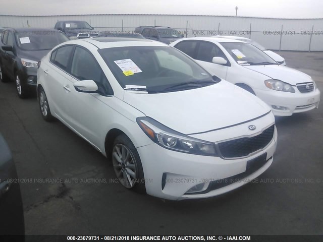 3KPFL4A73HE108359 - 2017 KIA FORTE LX/S WHITE photo 1