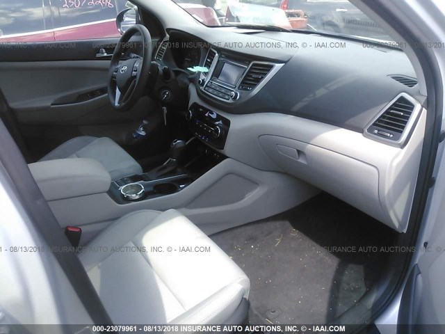 KM8J3CA4XHU297700 - 2017 HYUNDAI TUCSON LIMITED/SPORT AND ECO/SE SILVER photo 5