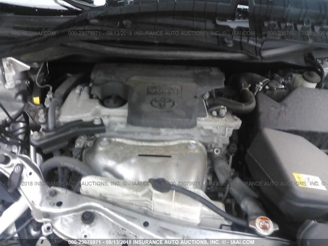 4T1BF1FK9HU662312 - 2017 TOYOTA CAMRY LE/XLE/SE/XSE SILVER photo 10