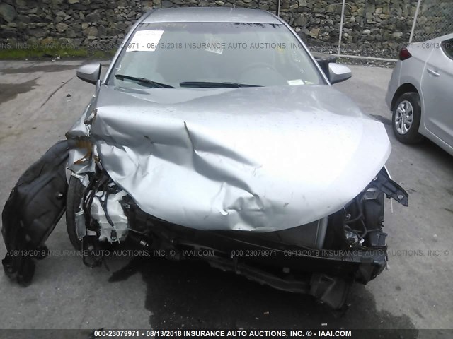 4T1BF1FK9HU662312 - 2017 TOYOTA CAMRY LE/XLE/SE/XSE SILVER photo 6