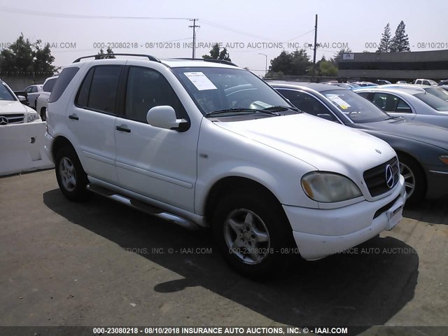 4JGAB54E1YA180625 - 2000 MERCEDES-BENZ ML 320 WHITE photo 1