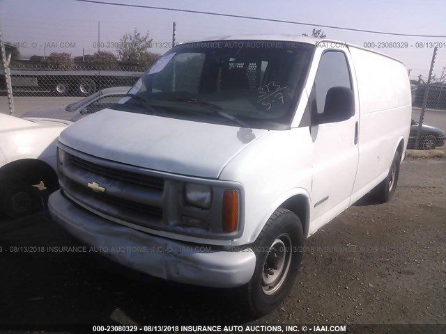 1GCGG25R7X1141567 - 1999 CHEVROLET EXPRESS G2500  WHITE photo 2