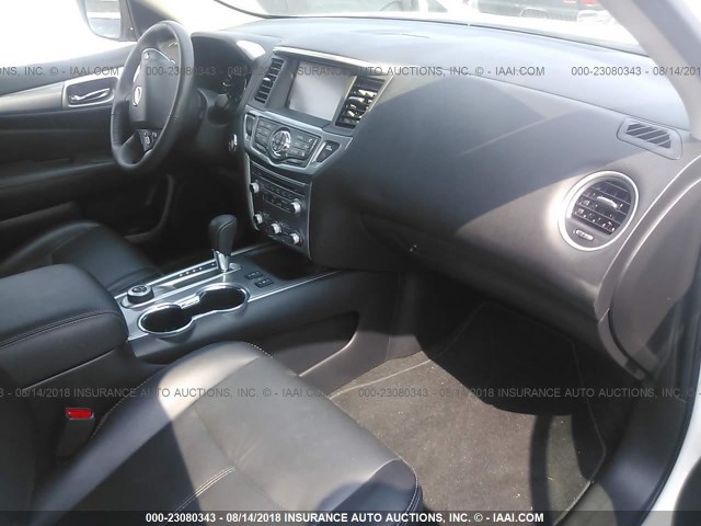 5N1DR2MM9JC624472 - 2018 NISSAN PATHFINDER S/SV/SL/PLATINUM WHITE photo 5