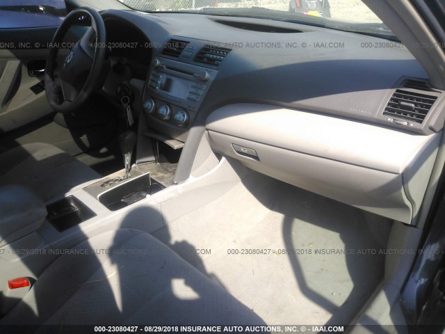 4T1BE46K39U803672 - 2009 TOYOTA CAMRY SE/LE/XLE GRAY photo 5