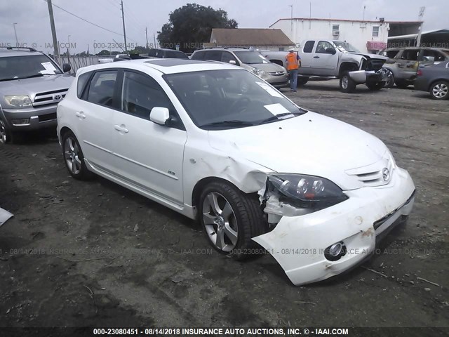 JM1BK343561508220 - 2006 MAZDA 3 HATCHBACK WHITE photo 1