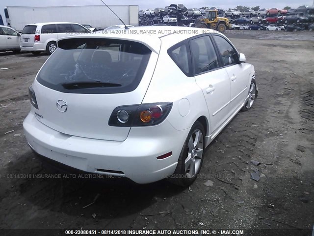 JM1BK343561508220 - 2006 MAZDA 3 HATCHBACK WHITE photo 4