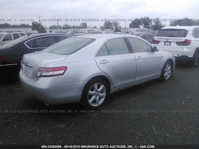 4T1BF3EK7BU137169 - 2011 TOYOTA CAMRY SE/LE/XLE 银色 照片 4