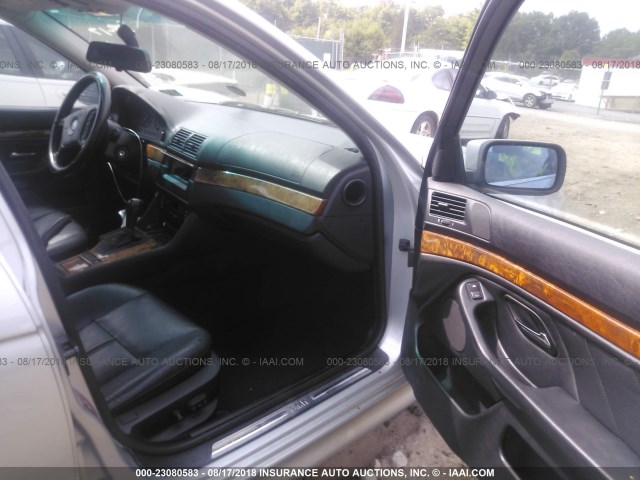 WBADE6323WBW63124 - 1998 BMW 540 I AUTOMATIC Gümüş fotoğraf 5