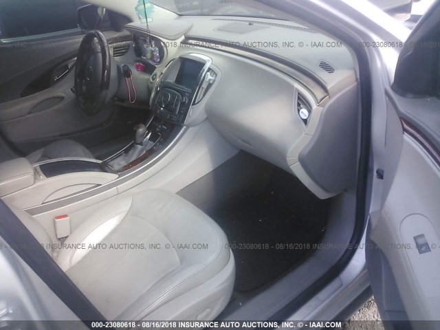 1G4GE5EV2AF263361 - 2010 BUICK LACROSSE CXS SILVER photo 5