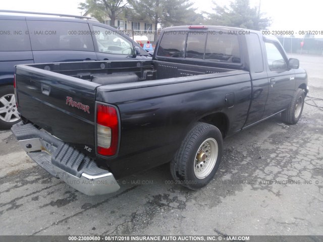 1N6DD26S3YC410275 - 2000 NISSAN FRONTIER KING CAB XE BLACK photo 4