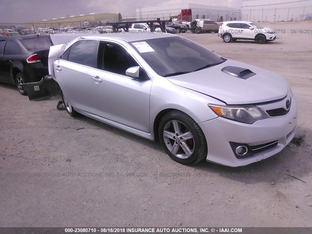 4T1BF1FKXCU590299 - 2012 TOYOTA CAMRY SE/LE/XLE SILVER photo 1