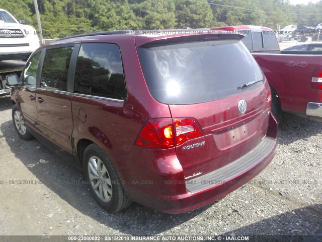 2C4RVABG3CR277132 - 2012 VOLKSWAGEN ROUTAN SE RED photo 3