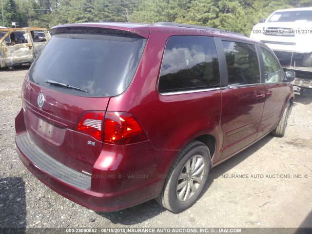 2C4RVABG3CR277132 - 2012 VOLKSWAGEN ROUTAN SE RED photo 4