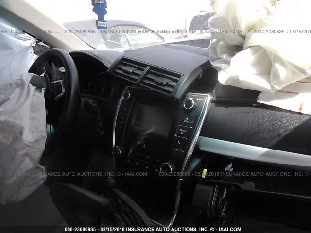 4T1BF1FK3FU880985 - 2015 TOYOTA CAMRY LE/XLE/SE/XSE BLACK photo 5