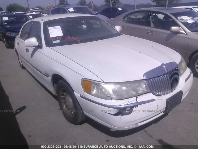 1LNHM81W5YY938190 - 2000 LINCOLN TOWN CAR EXECUTIVE WHITE photo 1