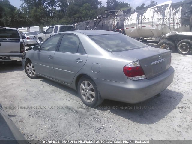 4T1BF30K45U594520 - 2005 TOYOTA CAMRY LE/XLE/SE GRAY photo 3