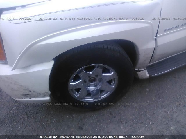 1GYEK63N04R221295 - 2004 CADILLAC ESCALADE LUXURY თეთრი ფოტო 6