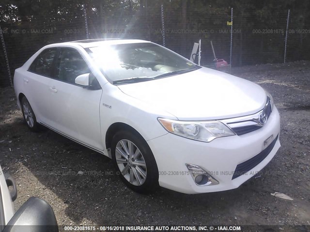 4T1BD1FK3CU026113 - 2012 TOYOTA CAMRY HYBRID/LE/XLE 白色 照片 1