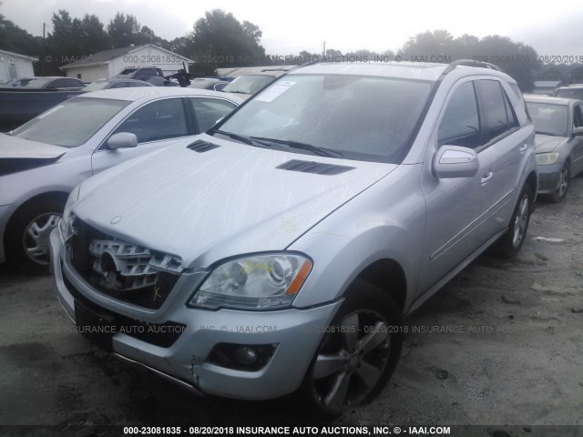 4JGBB86E09A467958 - 2009 MERCEDES-BENZ ML 350 SILVER photo 2