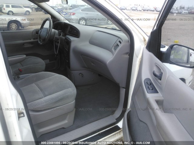 2FMZA5243YBB74331 - 2000 FORD WINDSTAR SE WHITE photo 5