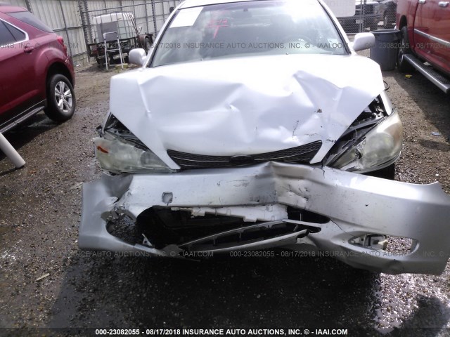 JTDBF30K420047349 - 2002 TOYOTA CAMRY LE/XLE/SE Gümüş foto 6