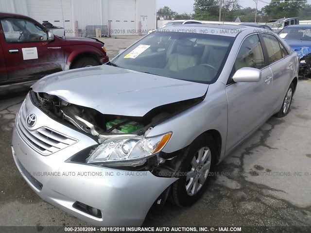 4T1BK46K47U034296 - 2007 TOYOTA CAMRY NEW GENERAT LE/XLE/SE SILVER photo 2