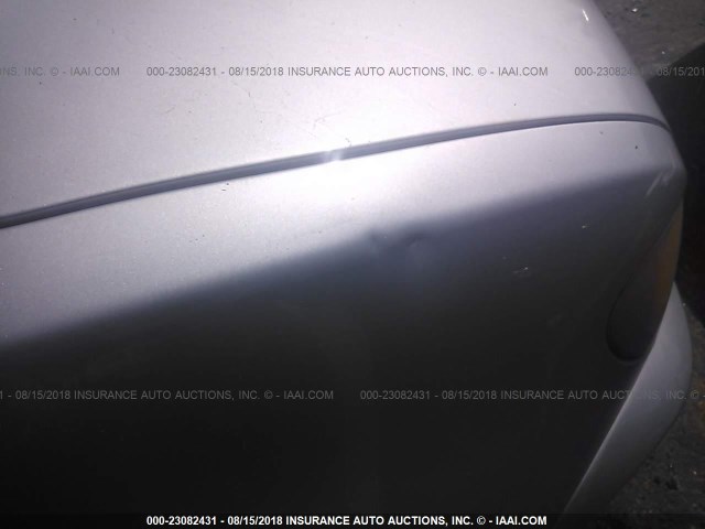 WBAFB33521LH19618 - 2001 BMW X5 4.4I SILVER photo 6