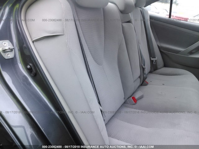 4T1BF3EKXBU142009 - 2011 TOYOTA CAMRY SE/LE/XLE ნაცრისფერი ფოტო 8