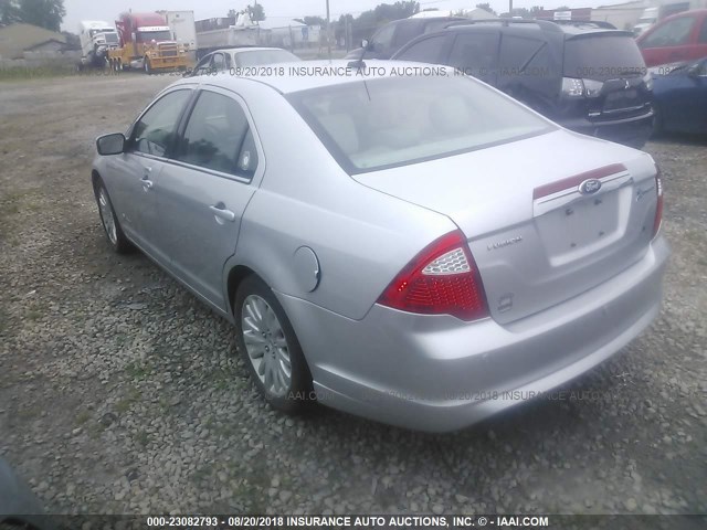 3FADP0L34BR123781 - 2011 FORD FUSION HYBRID SILVER photo 3