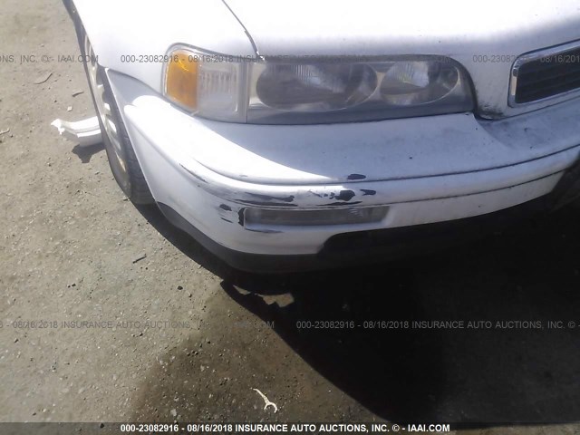 JH4KA7557RC009226 - 1994 ACURA LEGEND L WHITE photo 6