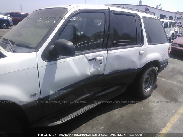 4M2ZU86PXYUJ34897 - 2000 MERCURY MOUNTAINEER  WHITE photo 6