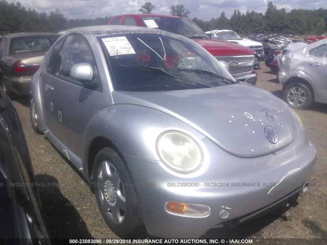 3VWBB61C9WM014951 - 1998 VOLKSWAGEN NEW BEETLE 银色 照片 1