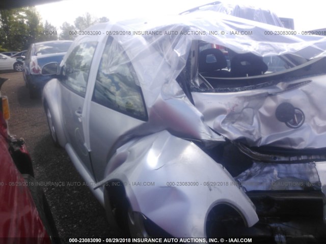 3VWBB61C9WM014951 - 1998 VOLKSWAGEN NEW BEETLE 银色 照片 3