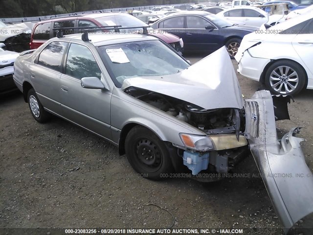 JT2BG22K4X0349275 - 1999 TOYOTA CAMRY LE/XLE 金色 照片 1