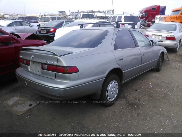JT2BG22K4X0349275 - 1999 TOYOTA CAMRY LE/XLE 金色 照片 4