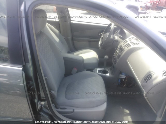 1G1ZT52875F302476 - 2005 CHEVROLET MALIBU LS GRAY photo 5