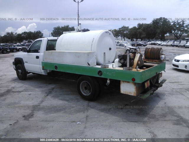 1GBJC34U36E171674 - 2006 CHEVROLET SILVERADO C3500 WHITE photo 3