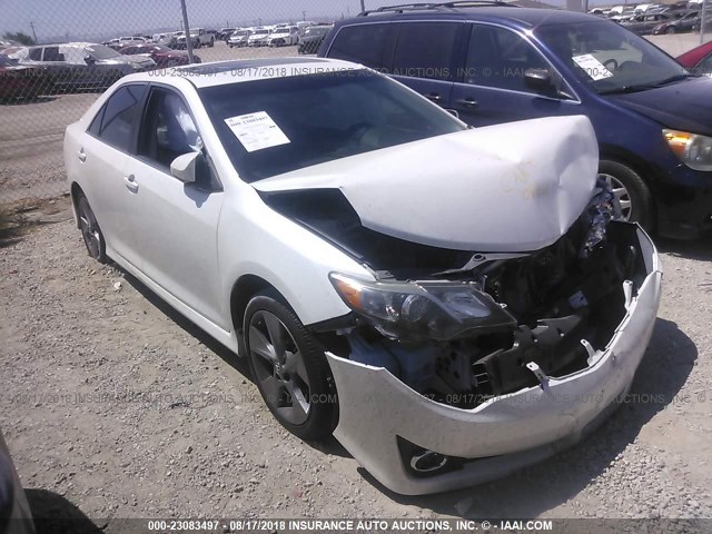 4T1BK1FK5EU026767 - 2014 TOYOTA CAMRY SE/XLE WHITE photo 1