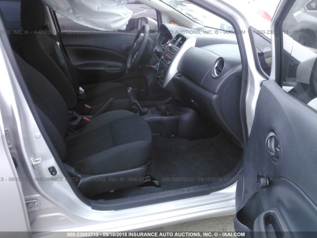 3N1CE2CP4FL389582 - 2015 NISSAN VERSA NOTE S/S PLUS/SV/SL/SR GRAY photo 5