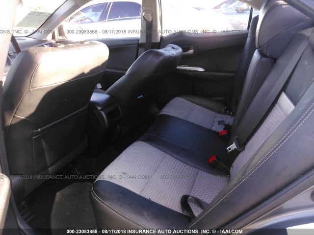 4T1BF1FK6EU404955 - 2014 TOYOTA CAMRY L/SE/LE/XLE ნაცრისფერი ფოტო 8