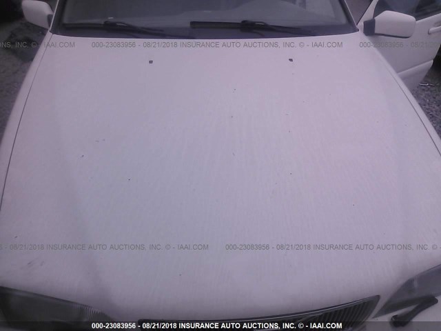 YV1LS567XW2502935 - 1998 VOLVO S70 GLT WHITE photo 10