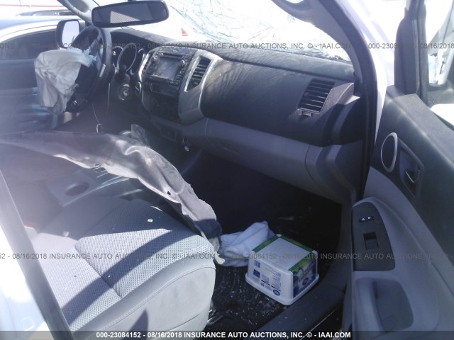 5TFLU4EN0CX043357 - 2012 TOYOTA TACOMA DOUBLE CAB თეთრი ფოტო 5