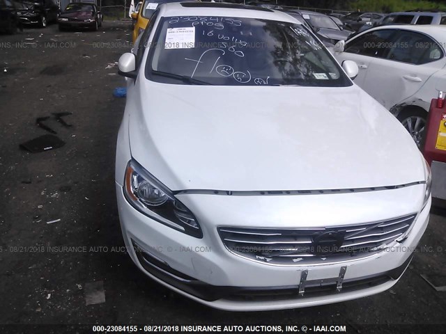 LYV612TK0GB100659 - 2016 VOLVO S60 PREMIER WHITE photo 6