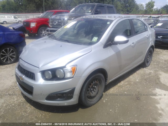 1G1JA5SH0D4152708 - 2013 CHEVROLET SONIC LS 银色 照片 2