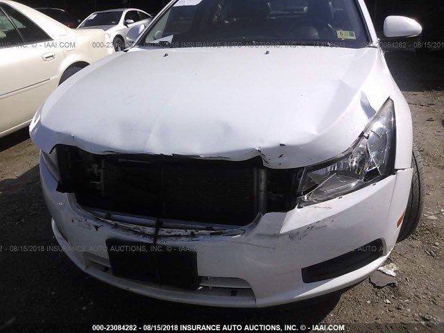 1G1PE5SB2D7119363 - 2013 CHEVROLET CRUZE WHITE photo 6