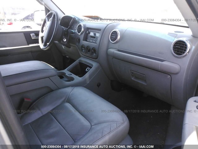 1FMPU16L94LB63188 - 2004 FORD EXPEDITION XLT SILVER photo 5